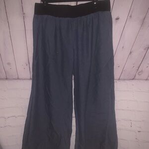 Women's Gray Capris